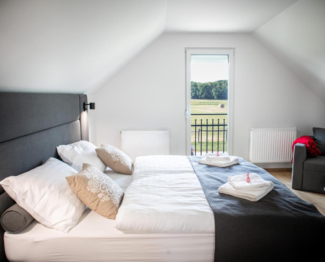 Ugo Apartman Halászi Exterior foto